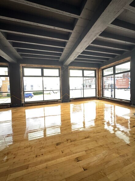 More Photos Of 203 Ellis St, Kewaunee Office For Sale