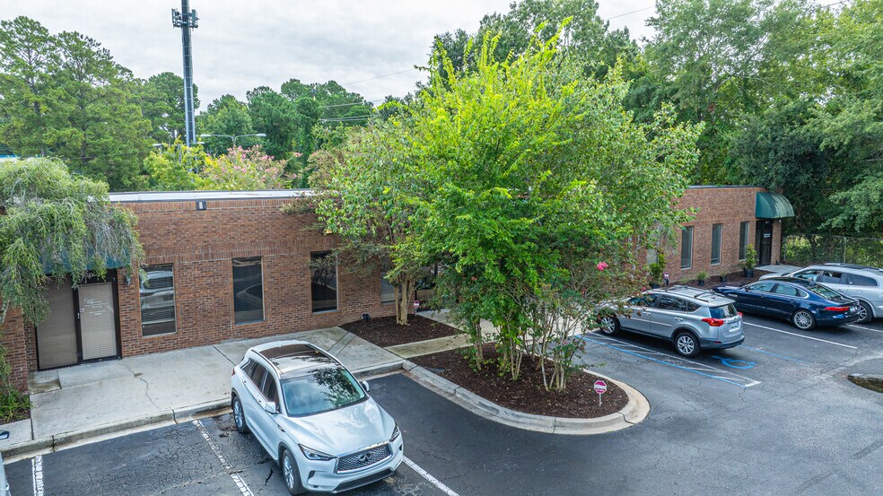 More Photos Of 29 Leinbach Dr, Charleston Office For Lease