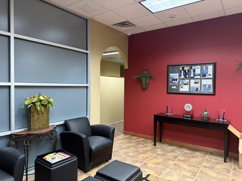 More Photos Of 909 E Republic Rd, Springfield Office For Sale