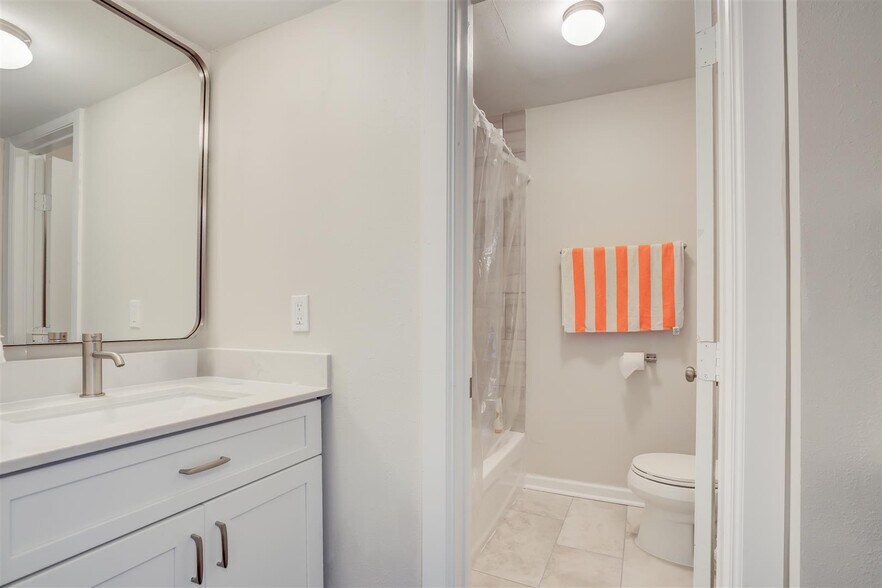 More Photos Of 1824 Thonig Rd, Houston Apartments For Sale