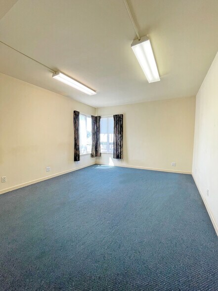 More Photos Of 1658 University Ave, Berkeley Storefront Retail Office For Lease