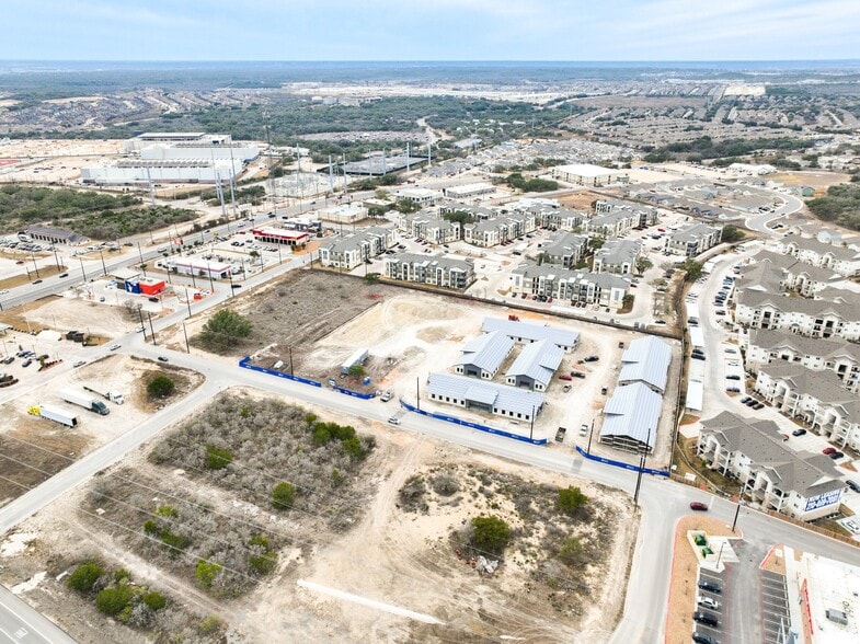 More Photos Of 211 Crossing Ave, San Antonio Office For Sale