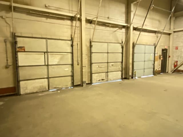 More Photos Of 10 Middletown Ave, North Haven Warehouse For Lease