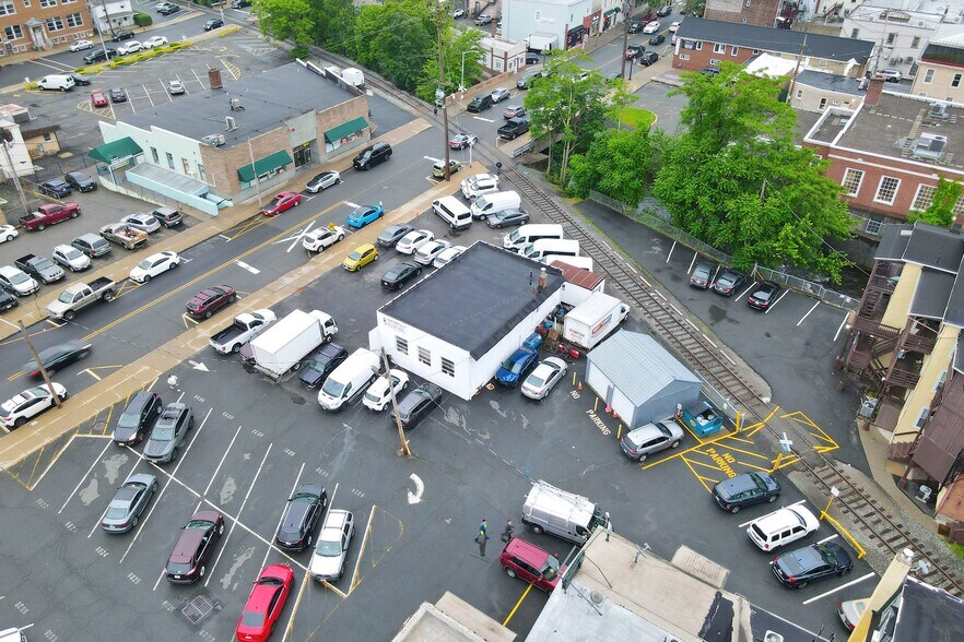 More Photos Of 33 N Morris St, Dover Auto Repair For Sale
