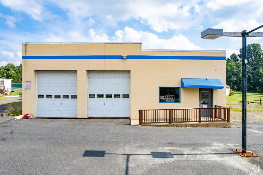 More Photos Of 3326 Forge Hill Rd, Street General Retail For Sale