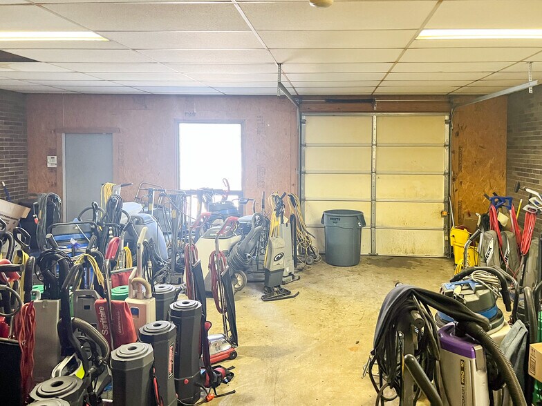 More Photos Of 1924 Fendley Dr, North Little Rock Office For Sale