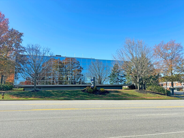 More Photos Of 166 S River Rd, Bedford Medical For Lease