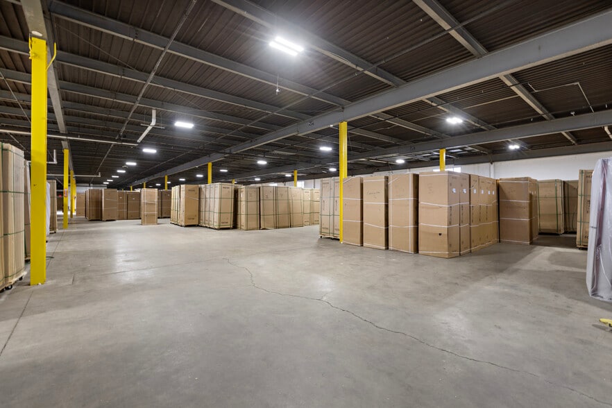 More Photos Of 178 Commerce Rd, Carlstadt Warehouse For Lease