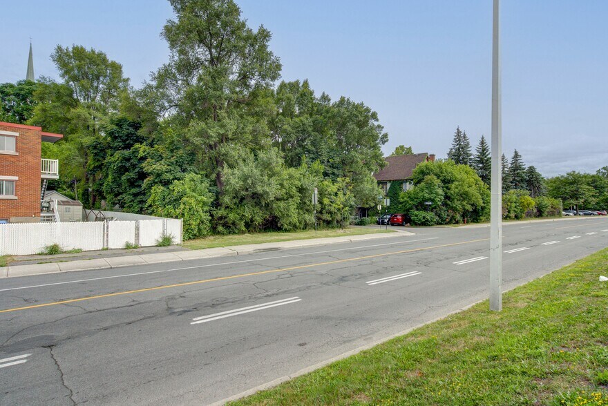 More Photos Of 15 Rue Charlotte, Longueuil Land For Sale