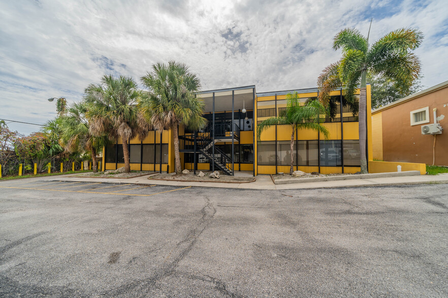 Primary Photo Of 4013 N Armeniaa Ave, Tampa Unknown For Lease