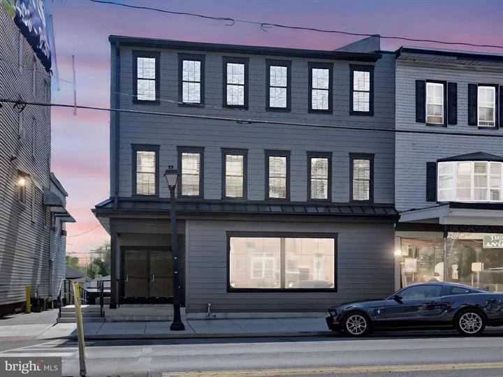 More Photos Of 336-338 Main St, Denver Storefront Retail Residential For Lease