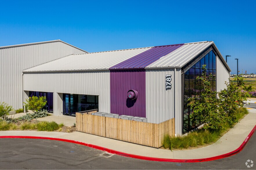 More Photos Of 1730 Flight Way, Tustin Unknown For Lease