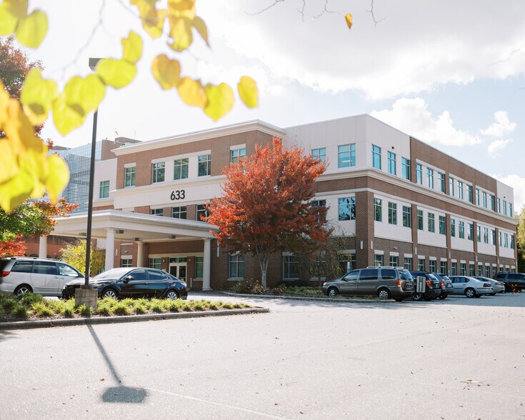 More Photos Of 633 Brookdale Dr, Statesville Medical For Lease