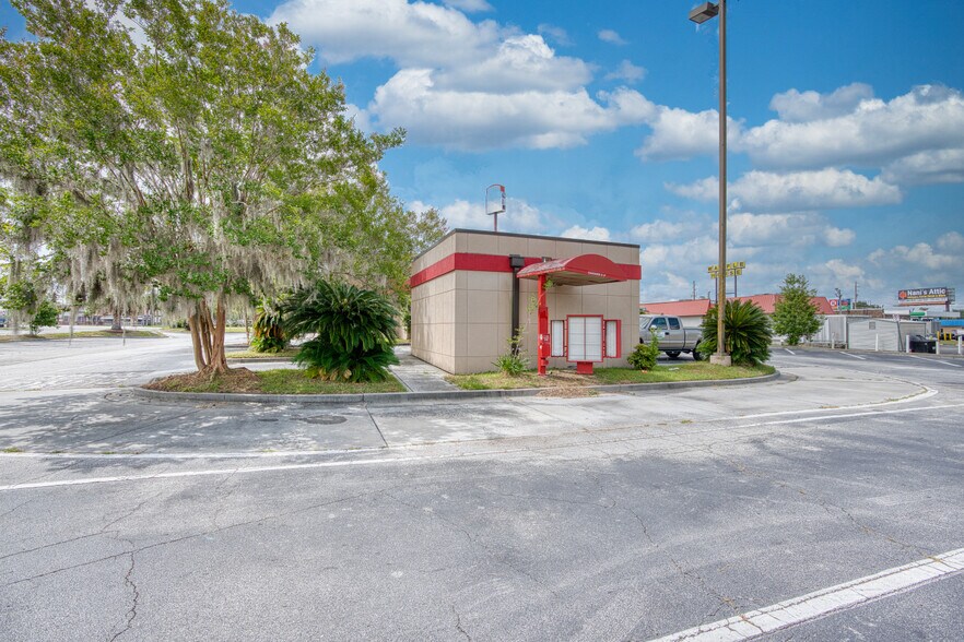 More Photos Of 1197 Lakes Blvd, Lake Park Fast Food For Lease