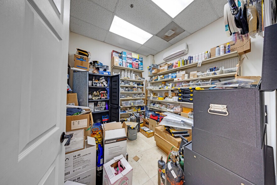 More Photos Of 7620 NW 25th St, Miami Distribution For Sale