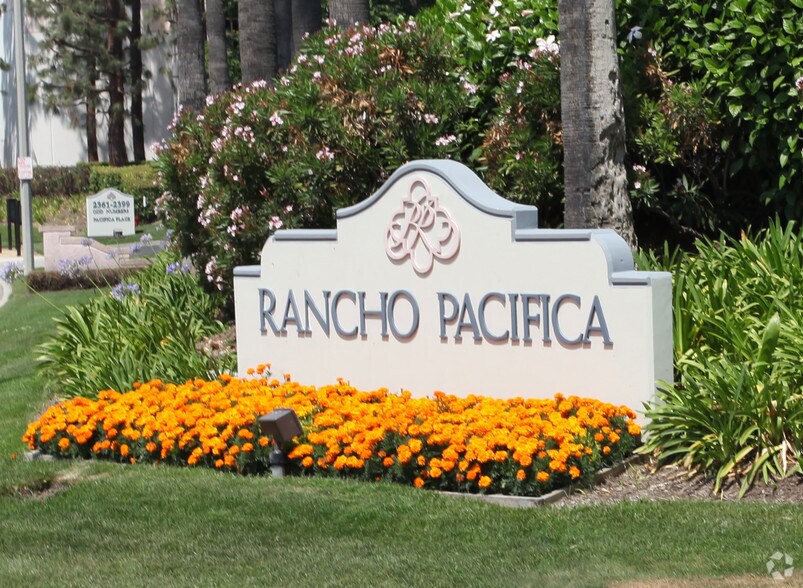 More Photos Of 20001-20021 S Rancho Way, Rancho Dominguez Warehouse For Lease