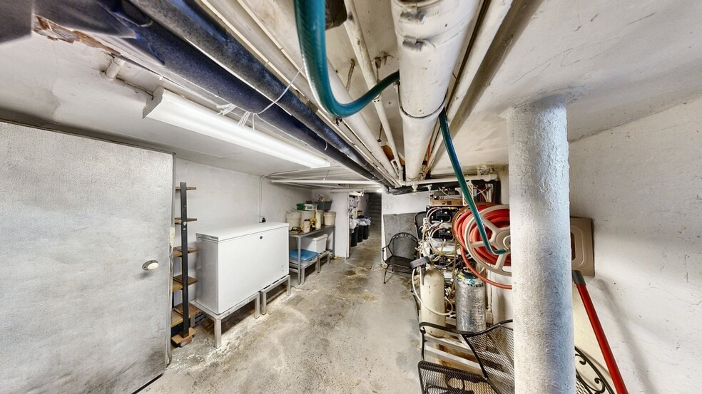 More Photos Of 195 Bedford Ave, Brooklyn Multifamily For Sale