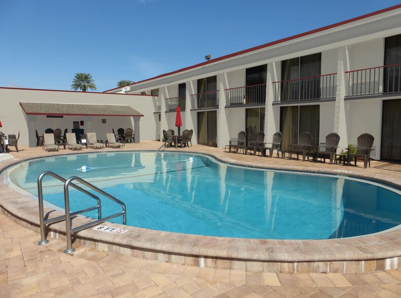 More Photos Of 1401 Atlantic Blvd, Neptune Beach Hotel For Sale