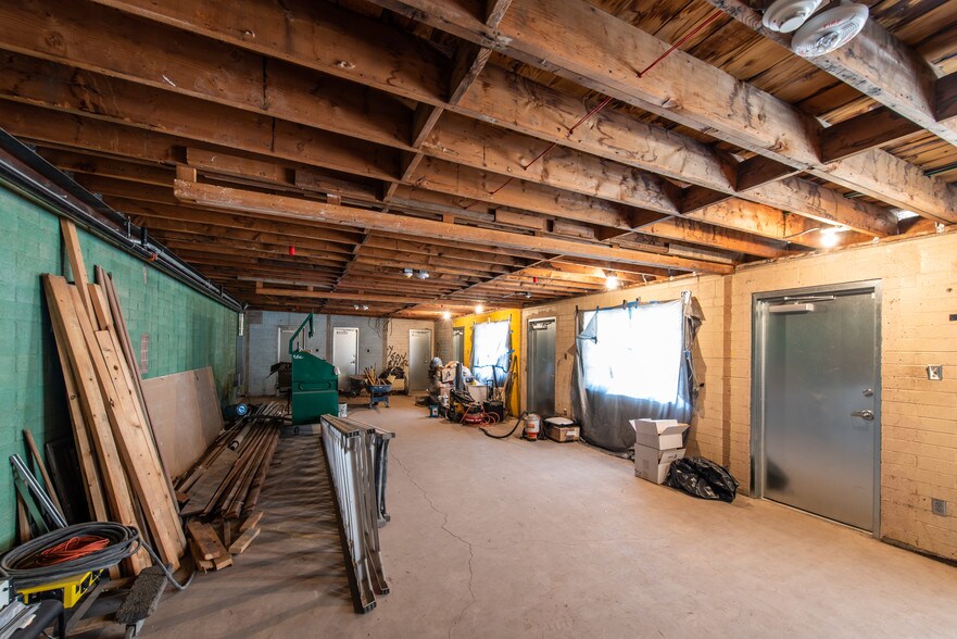 More Photos Of 331-333 E Portland St, Phoenix Freestanding For Lease