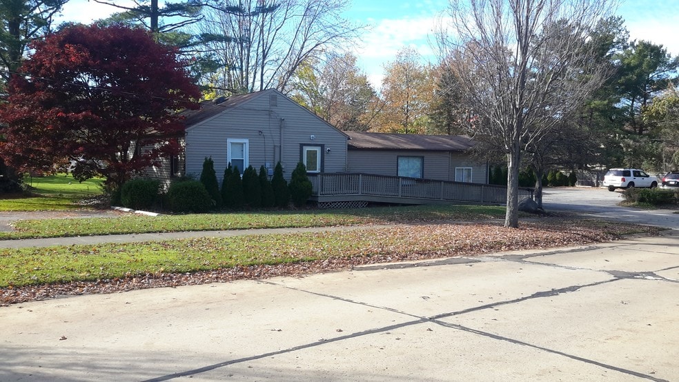 Primary Photo Of 30882 Lorain Rd, North Olmsted Office For Sale