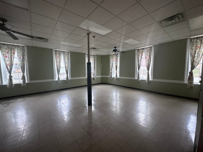 More Photos Of 314 Park St, Fulton Office For Sale