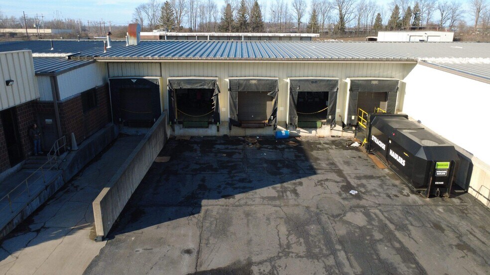 More Photos Of 6800 Northern Blvd, East Syracuse Truck Terminal For Sale