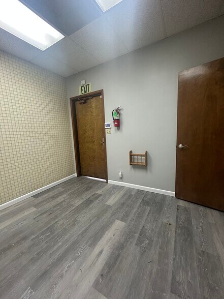 More Photos Of 2511 Logan St, Selma Medical For Lease
