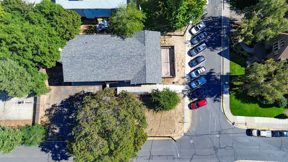 More Photos Of 700 NE California St, Pullman Apartments For Sale