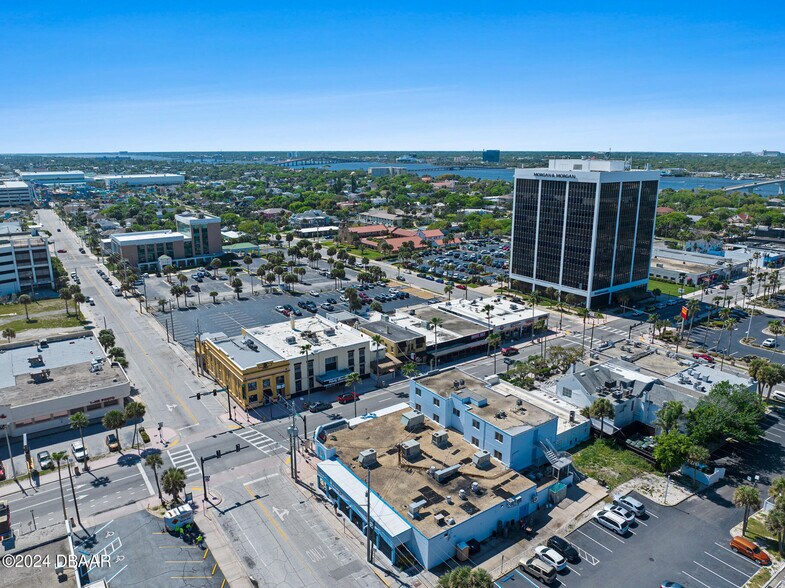 More Photos Of 546 Seabreeze Blvd, Daytona Beach Bar For Lease