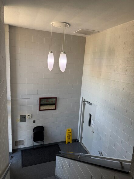 More Photos Of 706 N Main St, Rockford Medical For Lease