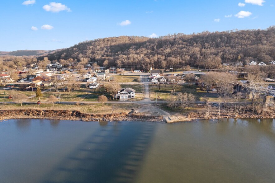 More Photos Of 656 US 52, Aberdeen Flex For Sale