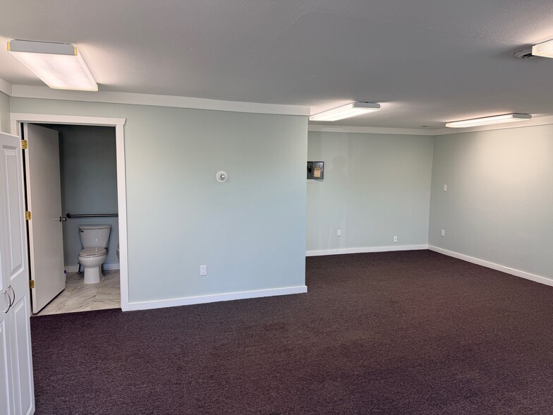 More Photos Of 1755 Sherwin Ct, Waterford Office Residential For Sale