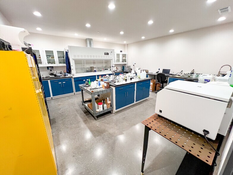 More Photos Of 2401 E County Road 155, Midland Service For Sale