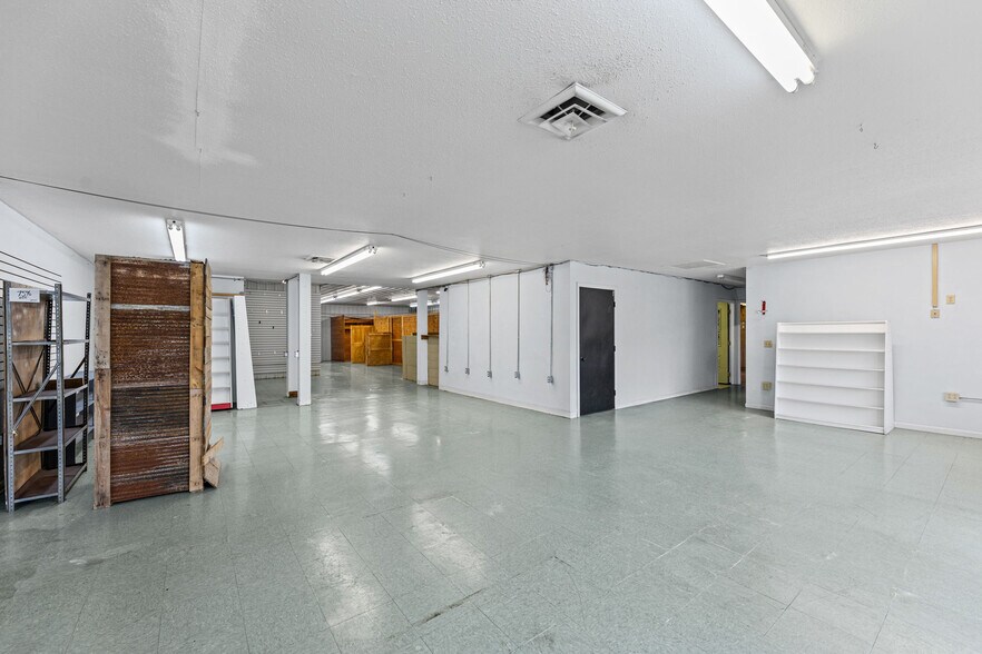 More Photos Of 600 N Maple St, Garnett General Retail For Sale