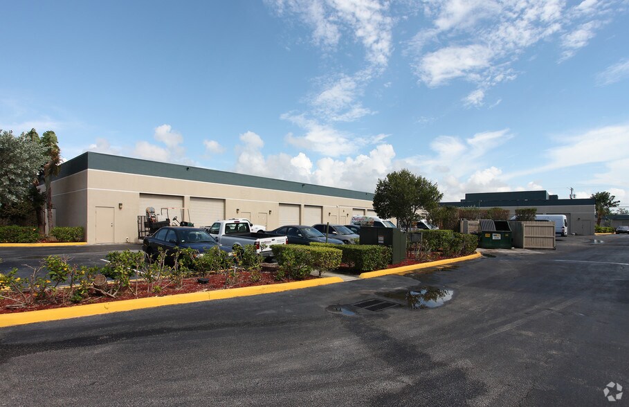 More Photos Of 129 NW 13th St, Boca Raton Light Distribution For Lease