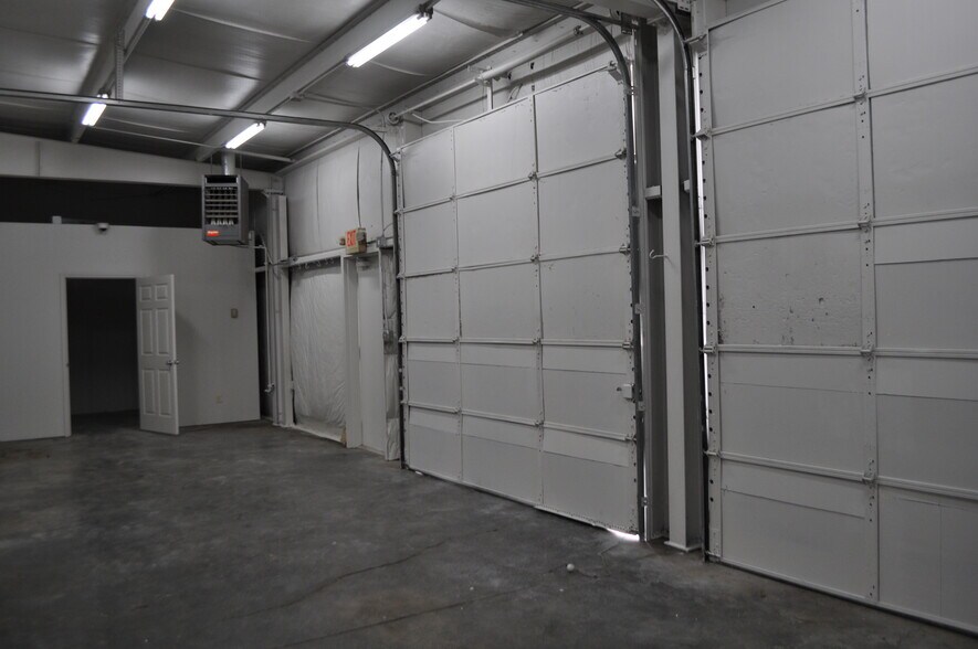 More Photos Of 2333 W Emory Rd, Powell Industrial For Sale