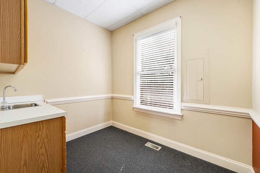 More Photos Of 130 Salem Towne Ct, Apex Office For Sale