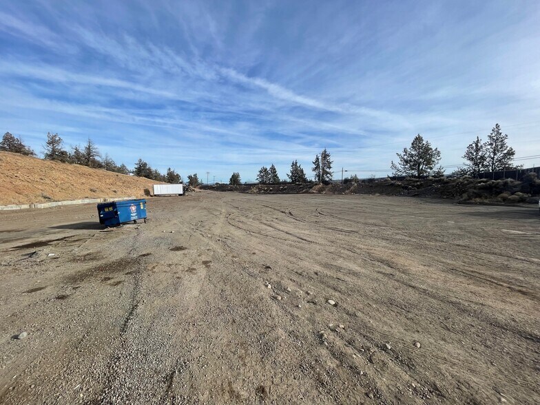 More Photos Of 855 Pershall Way, Redmond Land For Lease