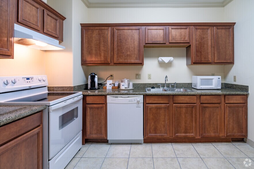 More Photos Of 908 W G St, La Porte Hotel For Sale