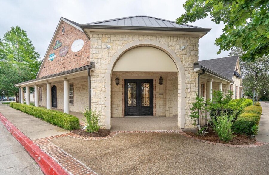 More Photos Of 5601-5605 Virginia Pky, McKinney Medical For Sale