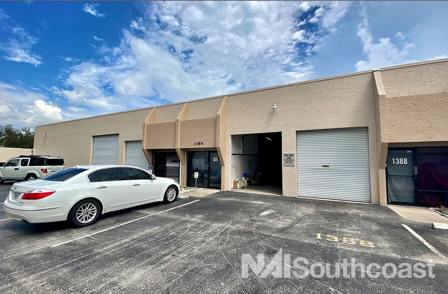 More Photos Of 1360-1396 SE Huffman Rd, Port Saint Lucie Warehouse For Lease