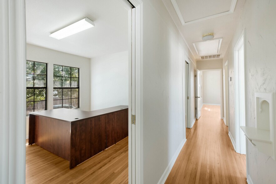 More Photos Of 174 Sherwood Dr, San Antonio Office Residential For Lease