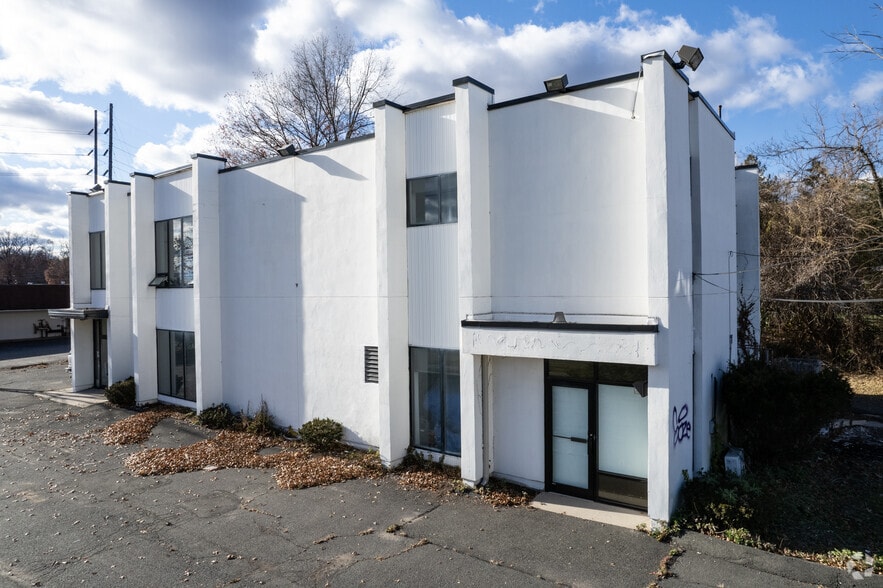 More Photos Of 16 Route 303, Tappan Freestanding For Sale