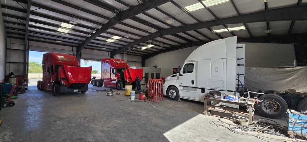More Photos Of 1120 Horizon Blvd, El Paso Truck Terminal For Sale