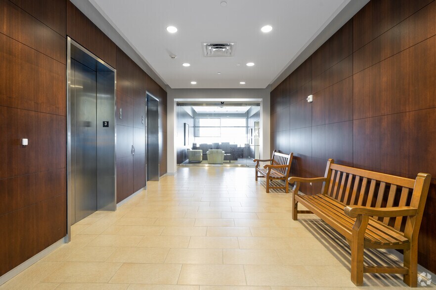 More Photos Of 17115 San Pedro Ave, San Antonio Office For Lease