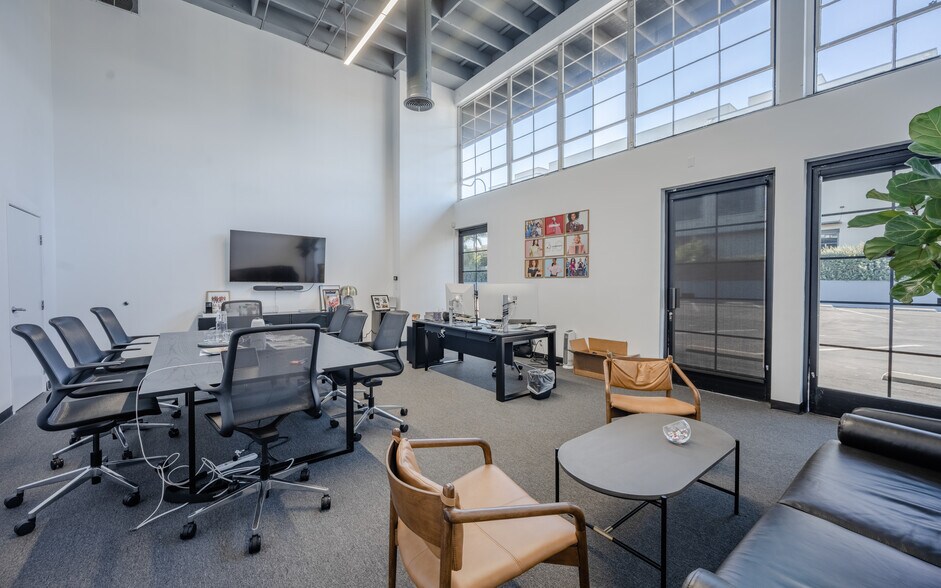 More Photos Of 1560 12th St, Santa Monica Loft Creative Space For Sale