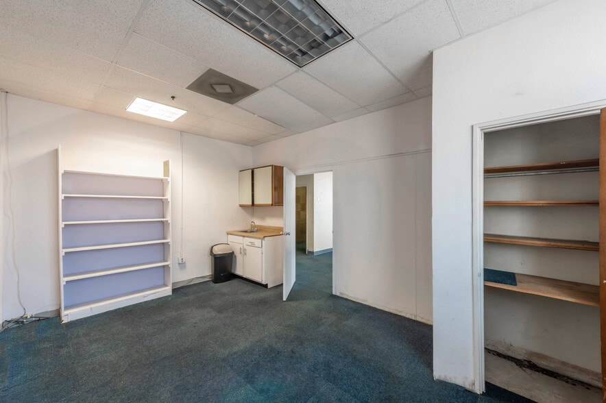 More Photos Of 1839 Ionia St, Jacksonville Warehouse For Lease