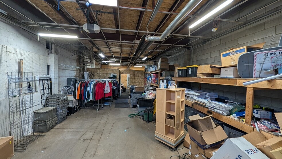 More Photos Of 2406 Mishawaka Ave, South Bend General Retail For Lease