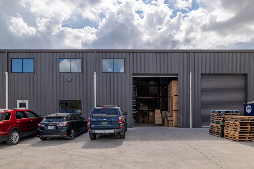More Photos Of 15210 Fitzhugh Rd, Austin Warehouse For Sale