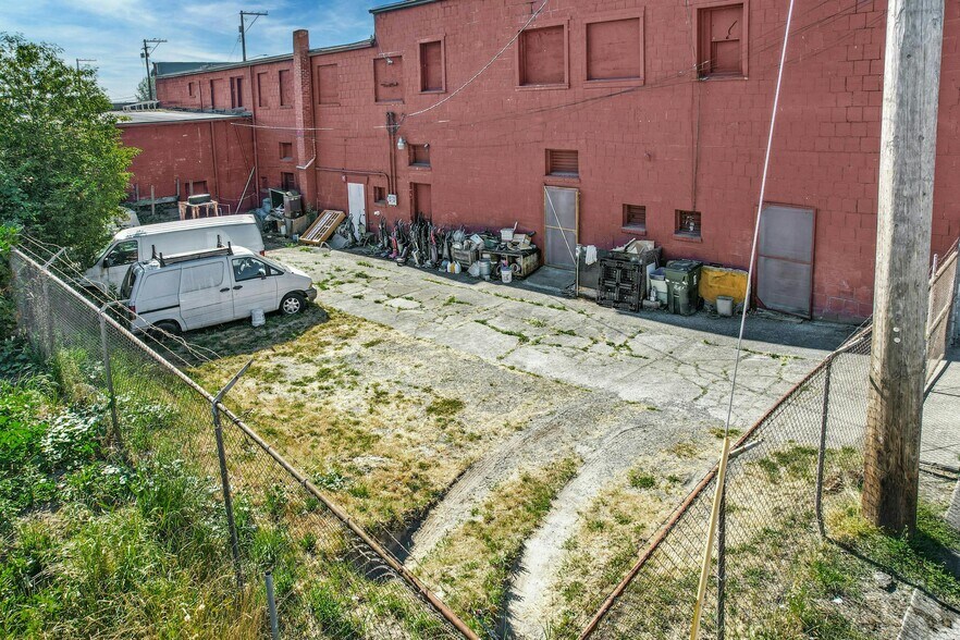 More Photos Of 803-809 S 38th St, Tacoma Storefront Retail Office For Sale